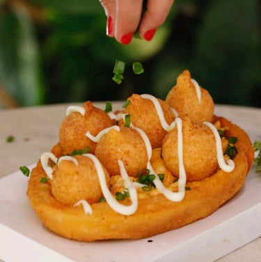 OVO DE COXINHA DE FRANGO COM CATUPIRY